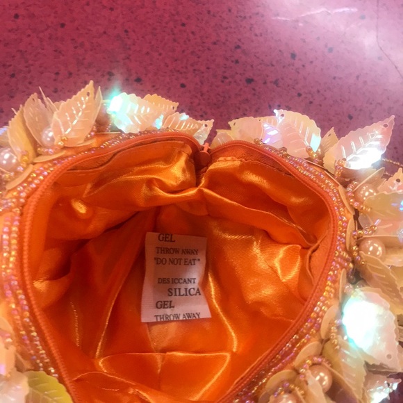 Purse - Picture 3 of 4